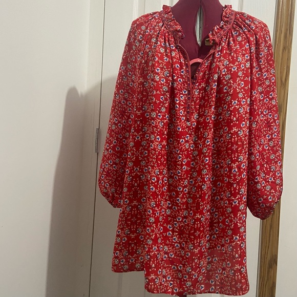 Max Edition women red floral bell sleeves, frilled vneck blouse. Size 1X. Used. - Picture 5 of 7